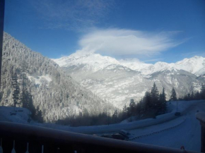 LOCATION STUDIO 4 PERSONNES VALFREJUS - Les Melezets 1